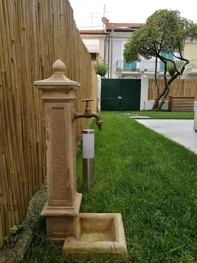 Ca Giuliana Hotel Marina Di Carrara Guest house