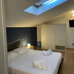 Affittacamere Splendida Familiare Con Lucernario A 500 Mt Dal Mare, Marina Di Carrara